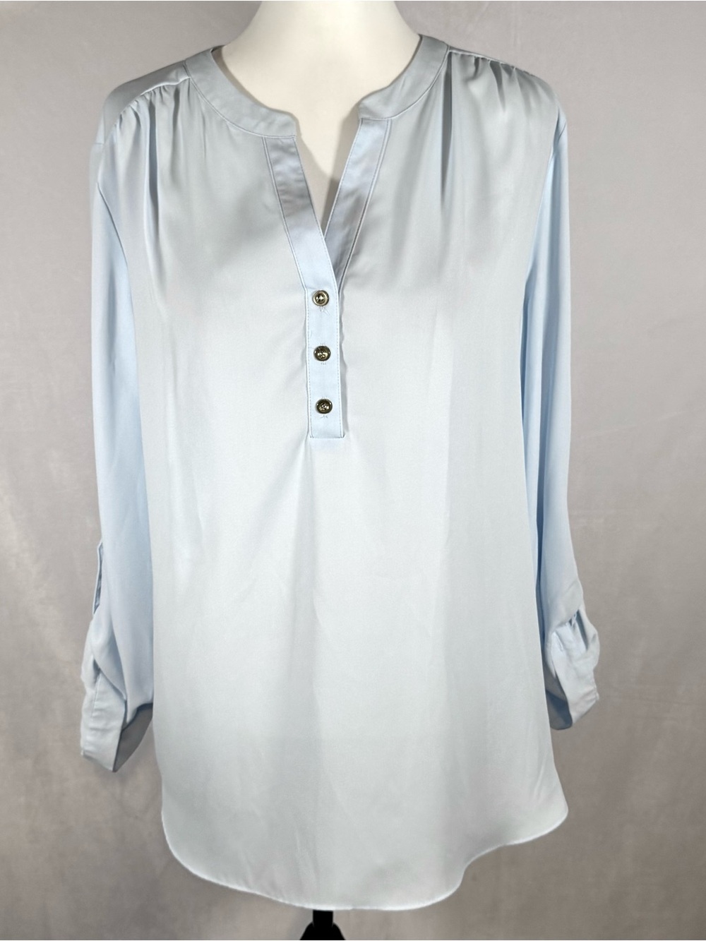 Zac & Rachel ice blue long roll tab sleeve Henley style blouse top size large